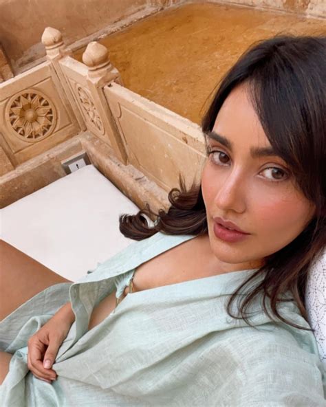 Neha Sharma : r/faptodesiactress